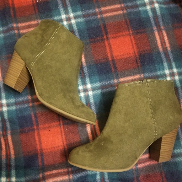 Old Navy Shoes - ❣ Old Navy Ankle Boots! ❣